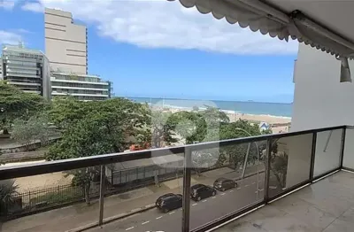 Apartamento 170m² com 3 quarto e 2 vagas de garagem vista lateral mar do leblon