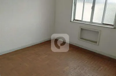 Apartamento 74m²  2 quartos ótima localização farto comércio a venda