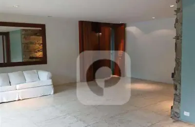 Belíssimo apartamento de 3q, com 2 vagas de garagem e 148m2