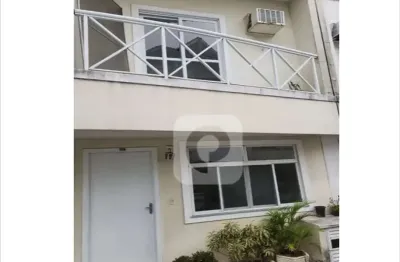 Casa de condomínio fechado à venda com 116m² 3 suítes e 2 vagas