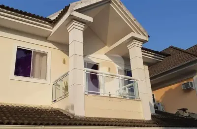 Casa à venda com 270m² 4 quartos  condomíno carmel village recreio dos bandeirantes