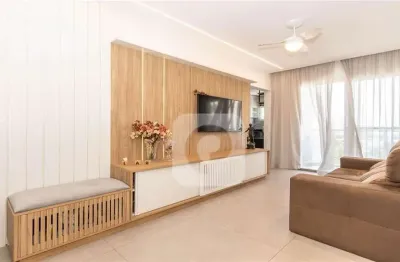 Vendo apartamento de 2 quartos, 1 suíte todo reformado na barra olímpica - r$ 730.000,00