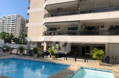 Oportunidade, lindo apartamento com  porteira fechada na barra olímpica.