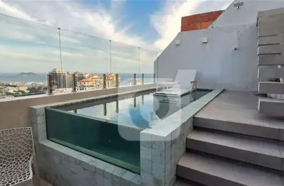 Cobertura triplex  reformada  vista livre e sol da manhã na abm (barra da tijuca).