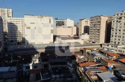 Vista livre e localização estratégica: quarto e sala em santa teresa próximo ao centro.