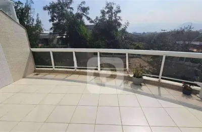 Belíssima cobertura linear, na segunda quadra da praia - gleba a