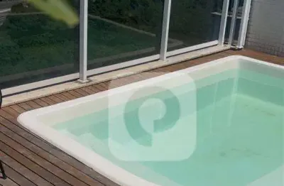 Cobertura duplex de 158m² com 2 quartos com piscina á venda no ilha pura