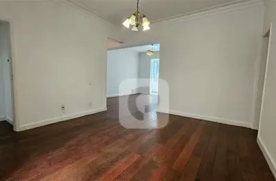 Elegante apartamento em copacabana - 3 quartos , 1 vaga , 138m2
