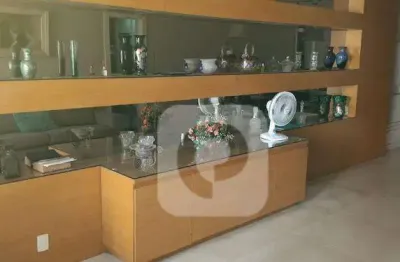 Descubra seu Refúgio em Copacabana! Apartamento Espaçoso de 2 Quartos