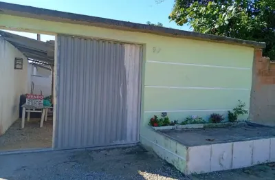Casa com 1 dormitório à venda, 90 m² por r$ 100.000 - itatiquara - araruama/rj