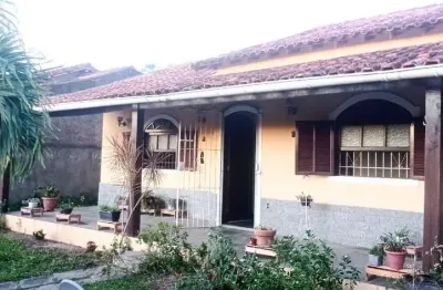 Casa com 2 quartos à venda na Rua Berlim, 141, Vila Capri, Araruama