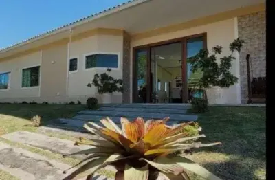 Residência de luxo em condomínio – 3 dormitórios (2 suítes com closet) – piscina, sauna e energia solar – 334 m² por r$1.490.000 – bananeiras/araruama