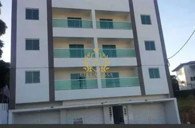 Excelente apartamento para locação por r$1.700,00 no centro de araruama – localização privilegiada
