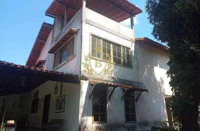 Casa com piscina, vista para lago e espaço gourmet em araruama - alto da boa vista (4 quartos, 2 suítes)