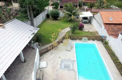 Casa duplex com 3 quartos, piscina e espaço gourmet por r$ 450.000,00 - iguabinha- araruama/rj