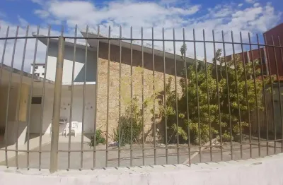 Casa com 3 quartos à venda por r$ 960.000,00 - parque hotel- araruama /rj