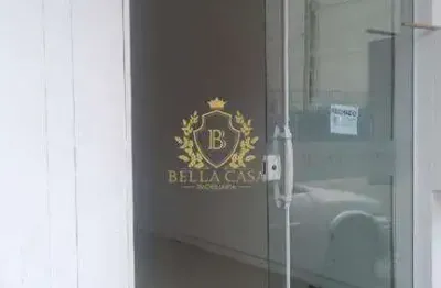 Loja com 27m² para locação por r$ 2.000,00/mês - centro - rio das ostras/rj