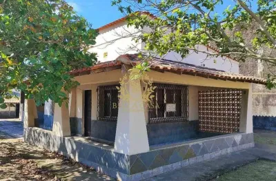 Ótima casa à 50m da lagoa de araruama. à venda por r$ 450.000,00
