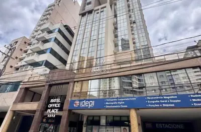 Sala comercial à venda na avenida sete de setembro, 4848, batel, curitiba, 30 m2 por r$ 270.000