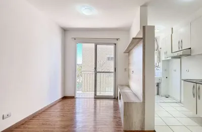 Apartamento com 2 quartos para alugar na rua amadeu assad yassim, 270, bacacheri, curitiba, 53 m2 por r$ 2.100