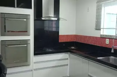 Sobrado em itajaí no bairro cordeiros - são 03 casas a venda com área de 253mts.