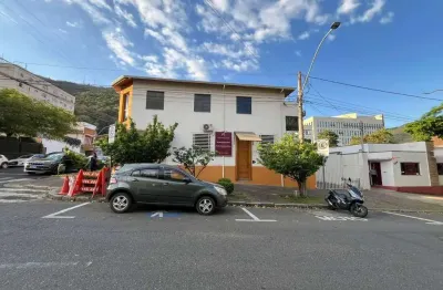 Casa comercial com 2 salas para alugar na Rua Ceará, Centro, Poços de Caldas