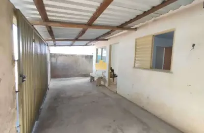 Casa com 2 quartos à venda na rua joão de deus, monte castelo, juiz de fora, 130 m2 por r$ 150.000