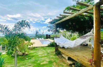 Casa a venda em Condomínio estilo chácara cercada por muito verde!!