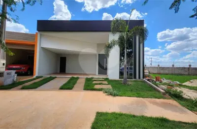 Casa com 3 quartos à venda na Valter Pradella, Parque Atlanta, Araraquara