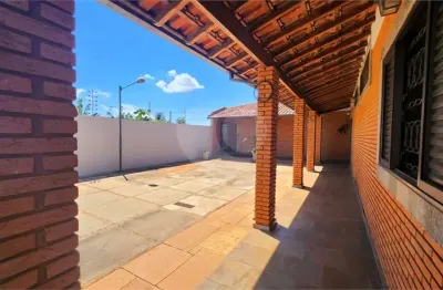 Casa com 3 quartos à venda no Jardim Europa (Vila Xavier), Araraquara 