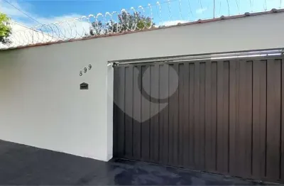 Casa com 2 quartos à venda na Victor Lacorte, Jardim Morumbi, Araraquara