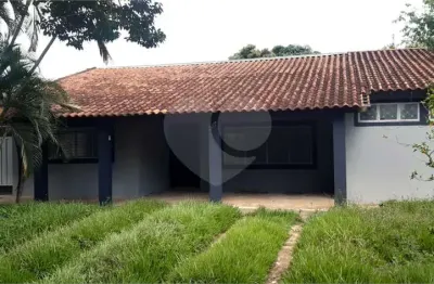 Casa com 4 quartos à venda na Camilo Biffi, Cidade Jardim, Araraquara