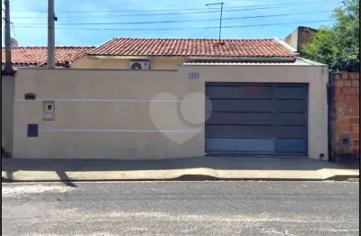 Casa com 2 quartos à venda em jardim adalberto frederico de oliveira roxo i - sp