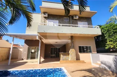 Casa com 3 quartos para alugar no Altos do Jaraguá, Araraquara 