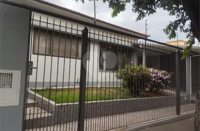 Casa térrea com 3 quartos à venda ou para locação em centro - sp