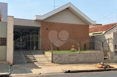 Casa comercial à venda no Centro, Araraquara 