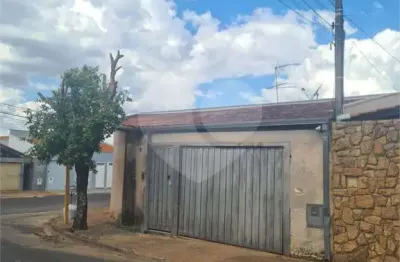 Casa comercial à venda no Jardim Gardênias, Araraquara 