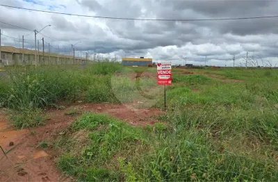 Terreno comercial à venda no Parque Residencial São Lucas, Araraquara 