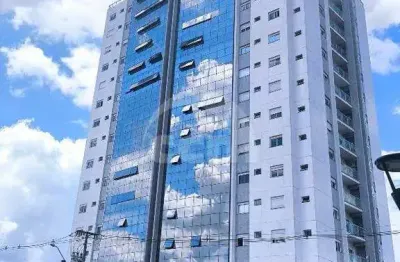 Excelente cobertura 04 quartos sendo 3 suítes para locação no centro