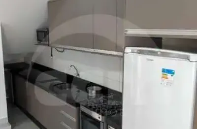 Sobrado mobiliado com 2 quartos em condomínio fechado