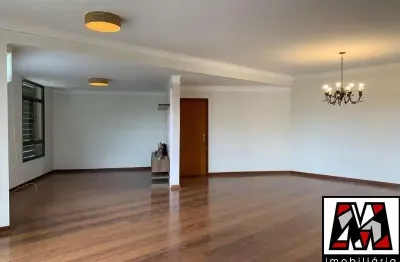 Apartamento amplo de alto padrão, excelente localização