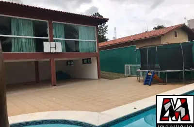 Casa em condomínio fechado parque da fazenda com piscina, estuda permuta.