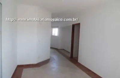 Vianelo, cobertura com piscina, com 04 dormitórios, desocupado.