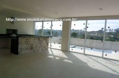 Maravilhosa residência com 3 suítes, escritório, piscina com espelho d'agua