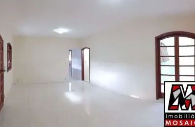 Casa térrea, com edícula, aceita financiamento e fgts