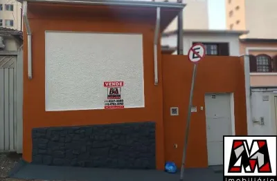 Casa para fins residenciais ou comerciais no centro.