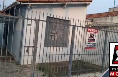 Casa a venda no centro de jundiaí, financia, próximo de vários comércios, hospital soban e universitários.