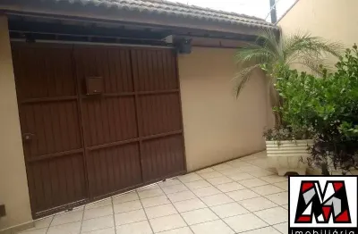 Casa à venda em jundiaí-sp: 3 quartos, 1 suíte, 2 salas, 3 banheiros, 4 vagas de garagem, 220m² na vila galvão!