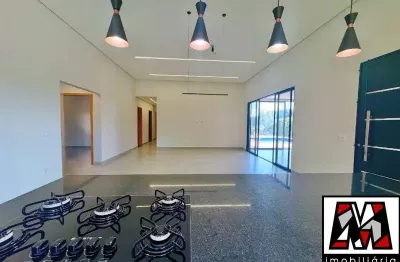 Casa térrea de fino acabamento recém construída condomínio fechado bairro do caxambu