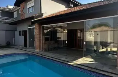 Casa a venda portal do paraíso ii, 4 suítes, piscina